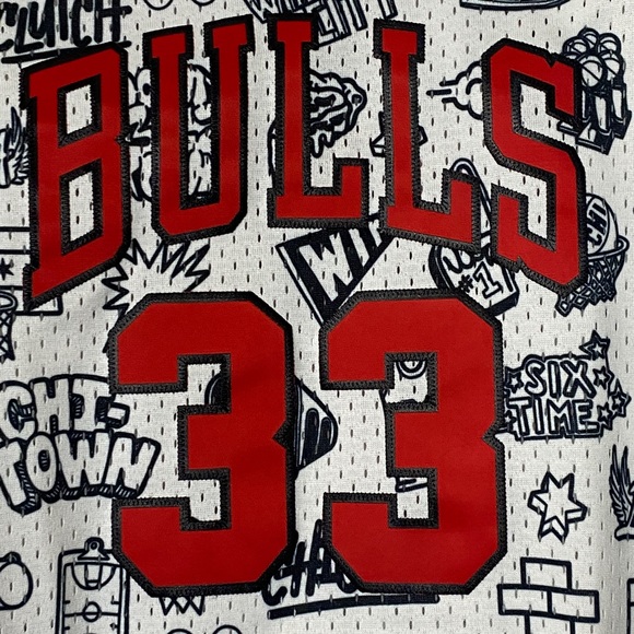 Mitchell & Ness Scottie Pippen Doodle Swingman Jersey Chicago Bulls Size XS NWT - Picture 2 of 6